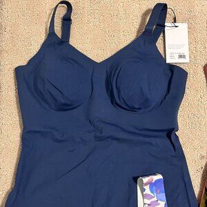 LuxeLift V-Neck Tank